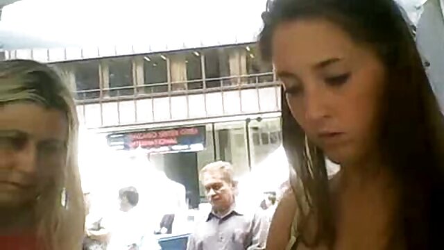 دختر بی تنه و 69 زن بلوند زن بلوند سکس ناب حشری لیسیده شده است