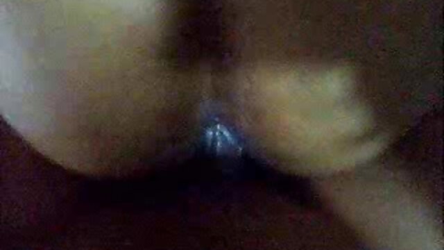 Horny Babes میا و جولیانا برای شام در رابطه جنسی سه نفری به لعنت کوس کردن ناب می افتند