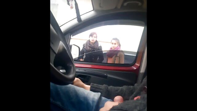 بلک گتو BBW کس کون ناب روی بینی اش اسپرم می گیرد